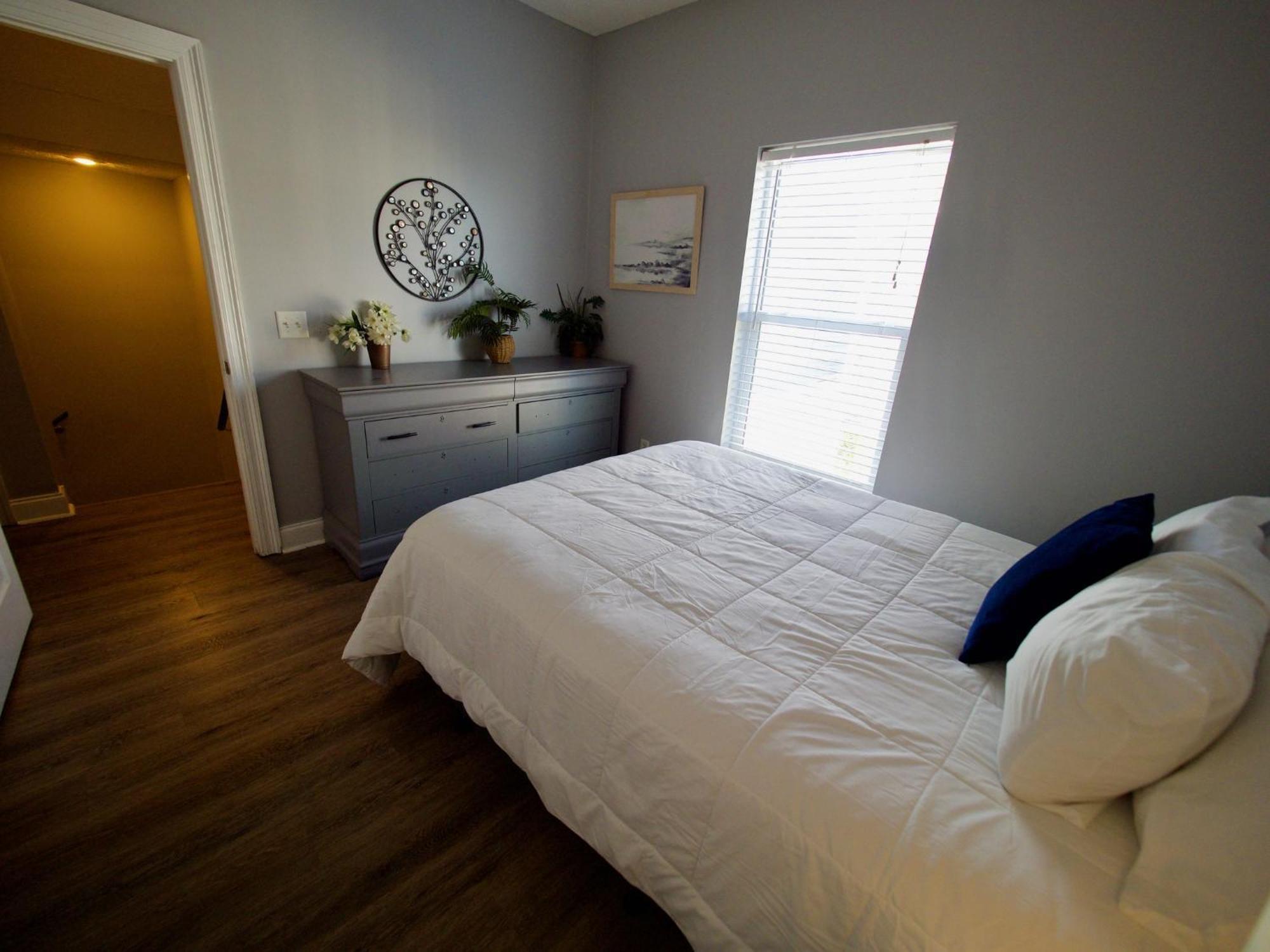 6 Br-seaside Cotton-heated Pool-game With Pool Table *
